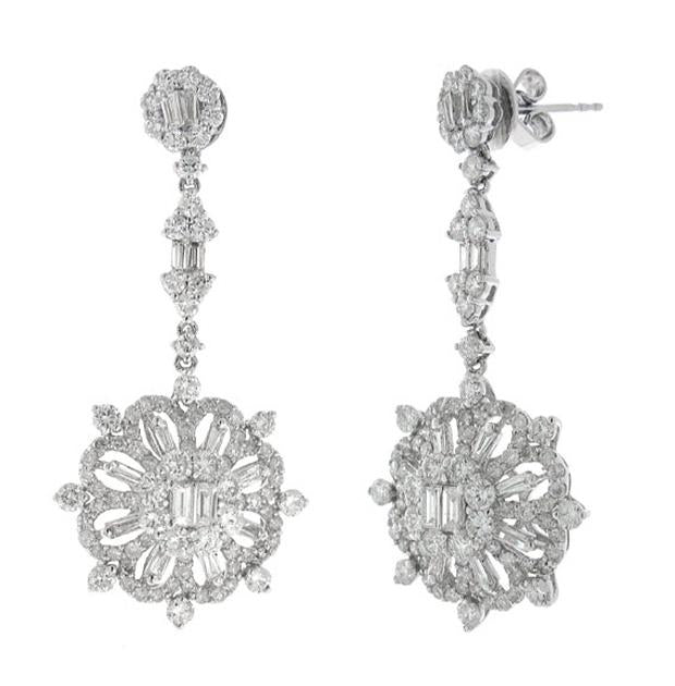 4.64 Ctw 18k White Gold Diamond Earring