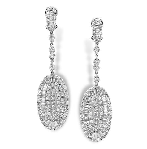 7.40 Ctw 18k White Gold Diamond Earring